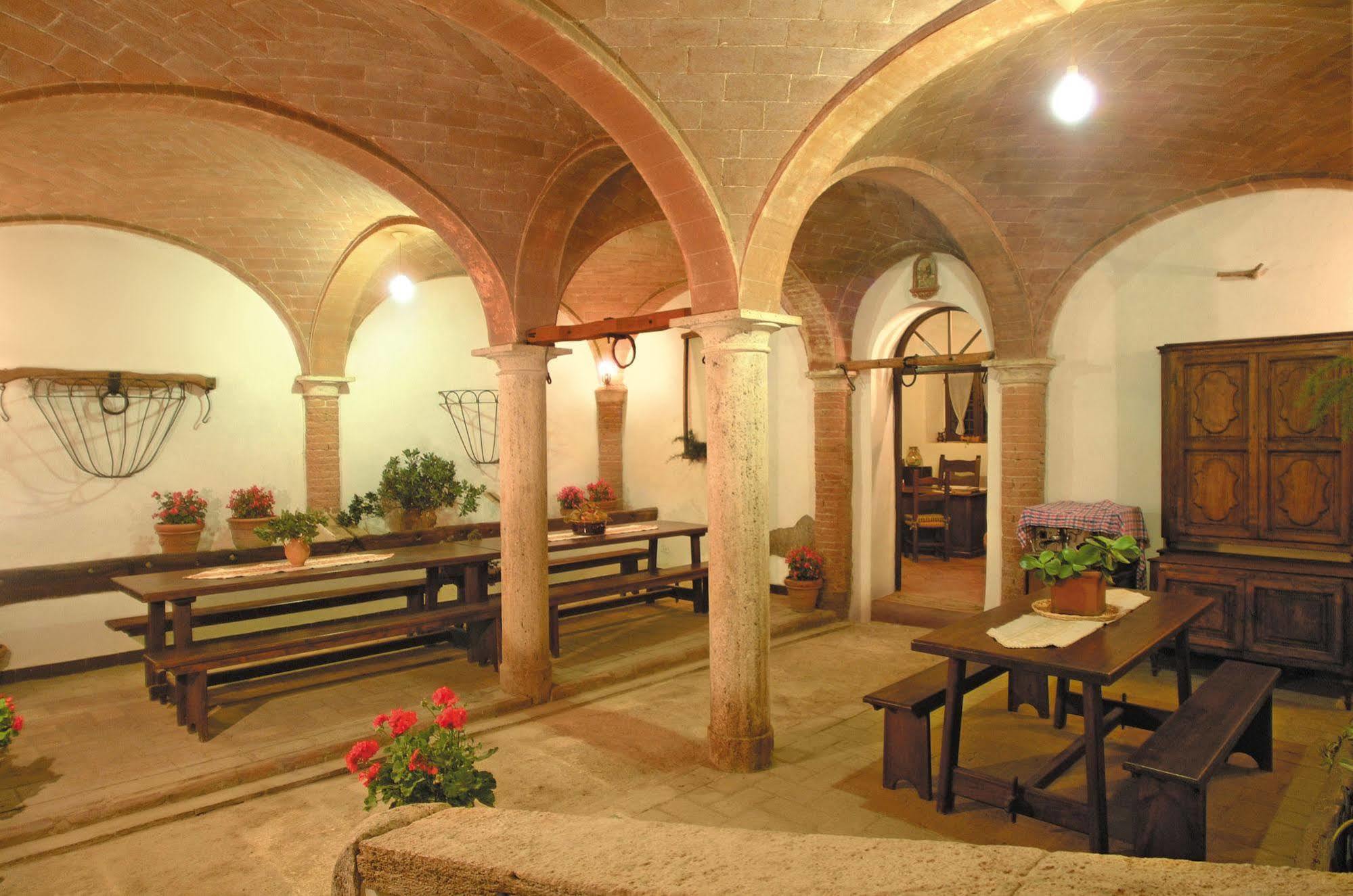 Agriturismo Tenuta Armaiolo Rapolano Terme Bagian luar foto